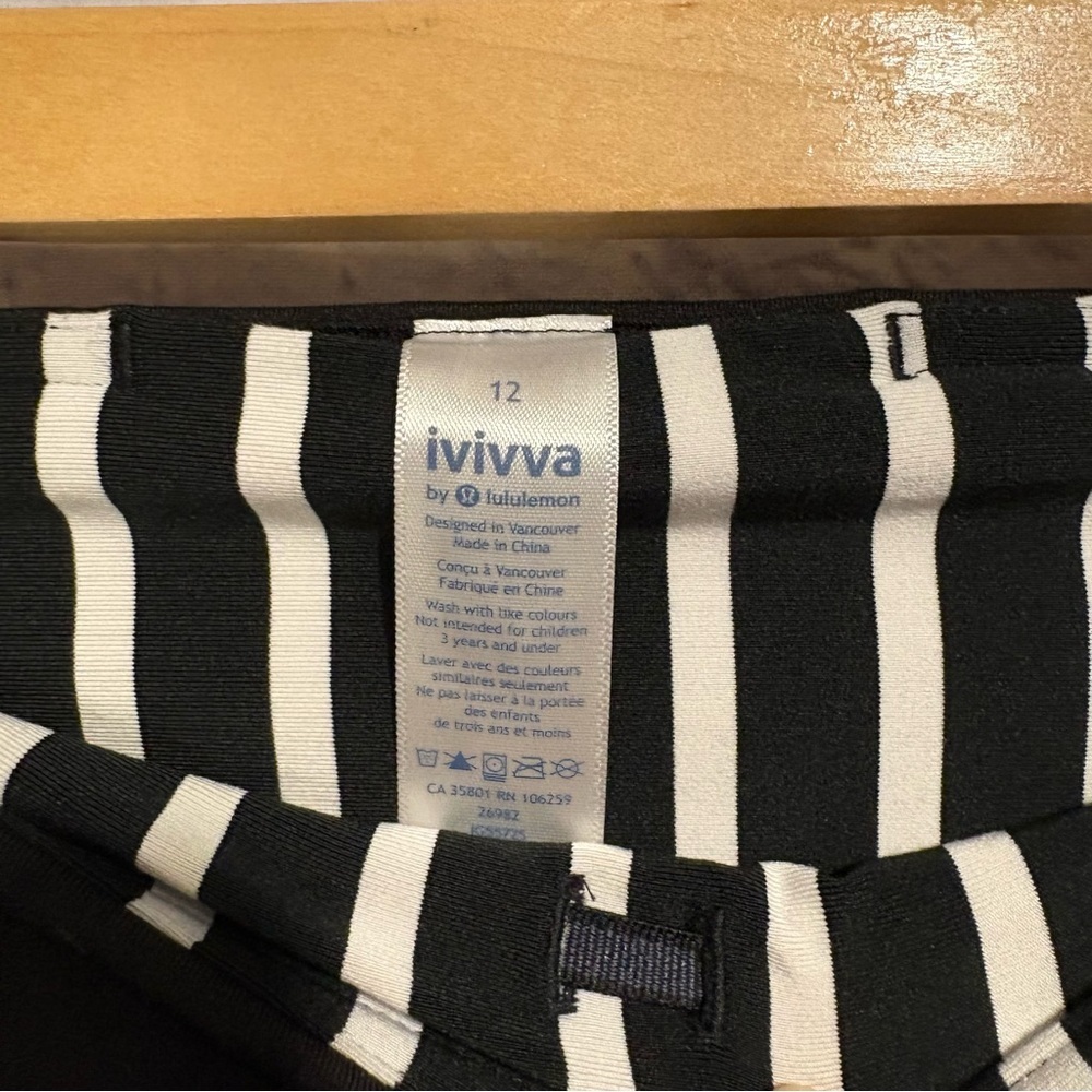 Ivivva by Lululemon Black Mesh Leggings with Striped Waistband Size 12 - Picture 5 of 9
